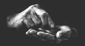 Guerra in Ucraina, metà degli italiani si sente più povera: il sondaggio