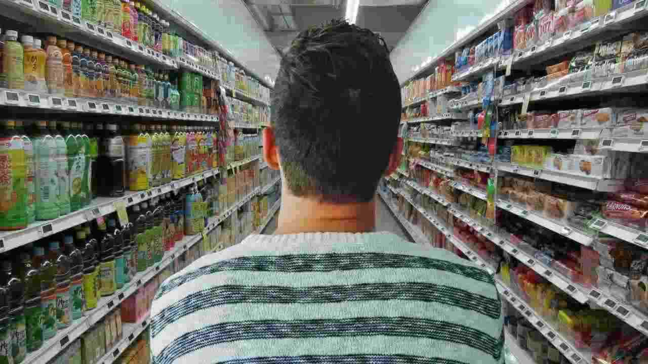 Prezzi dei beni di consumo sempre più alti al supermercato