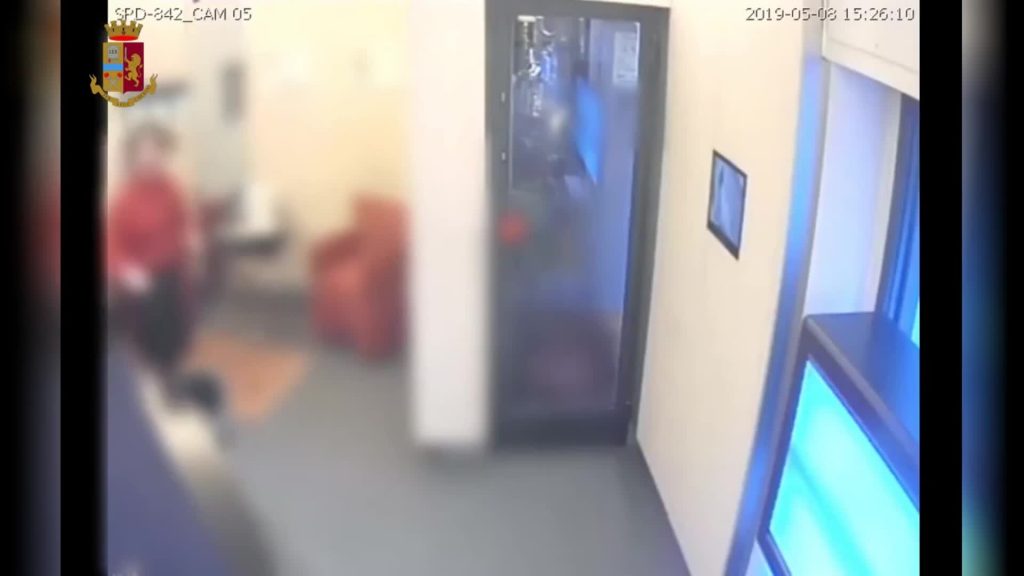 Milano, furti e rapine in gioiellerie