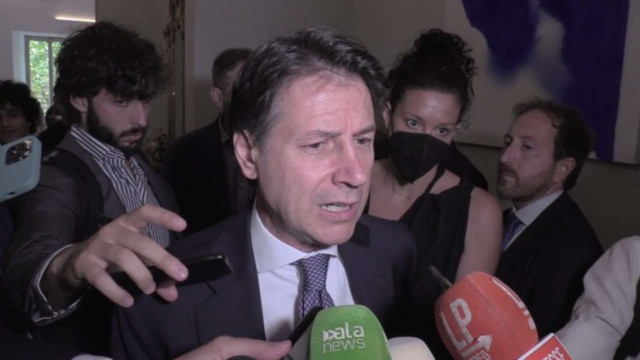 Giuseppe Conte e il M5s sono nel mirino del centrosinistra per la caduta del Governo