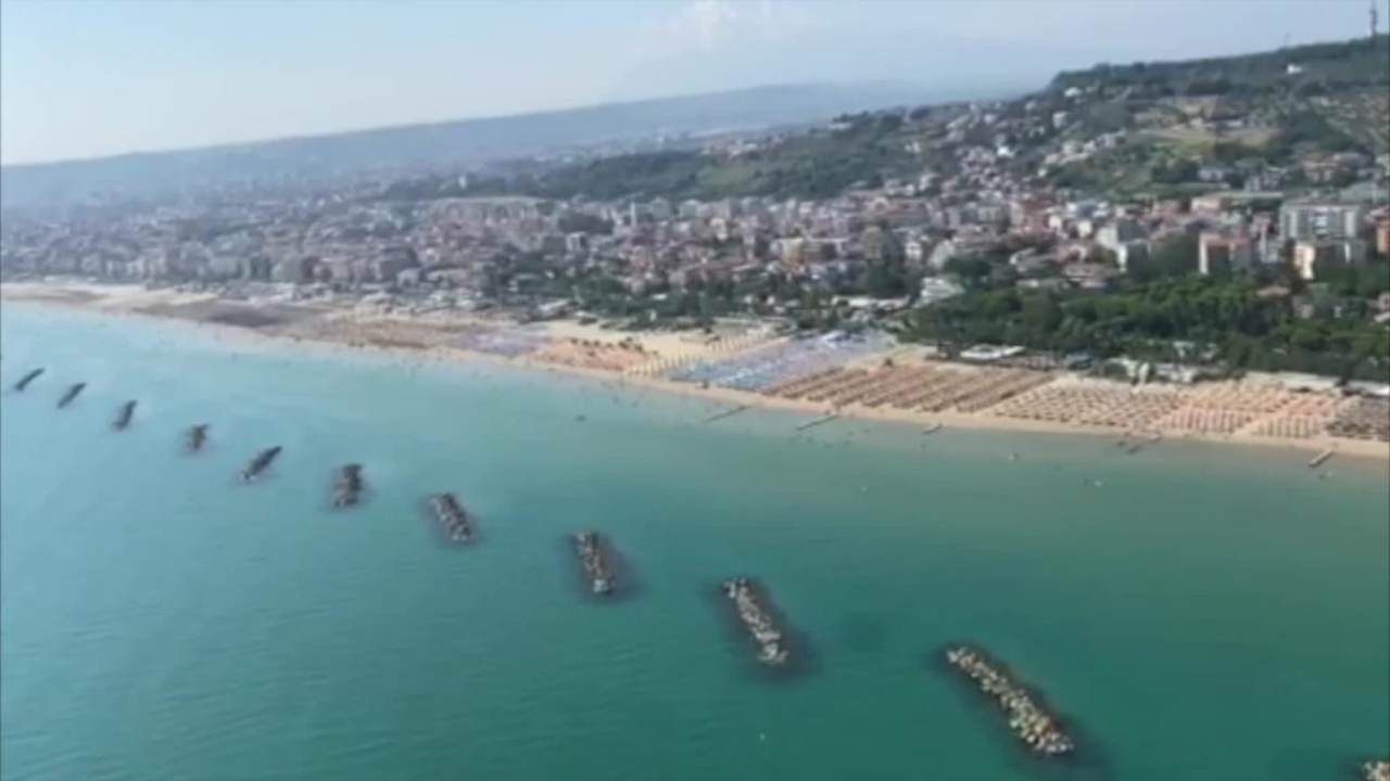 Romagna, un tratto di costa ripreso dall'alto