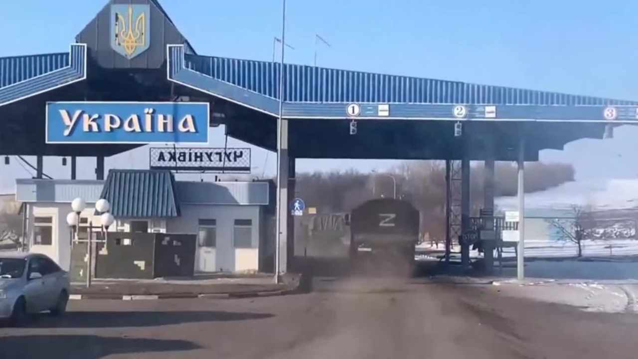 Ucraina, mezzi militari russi entrano nella regione di Kharkiv