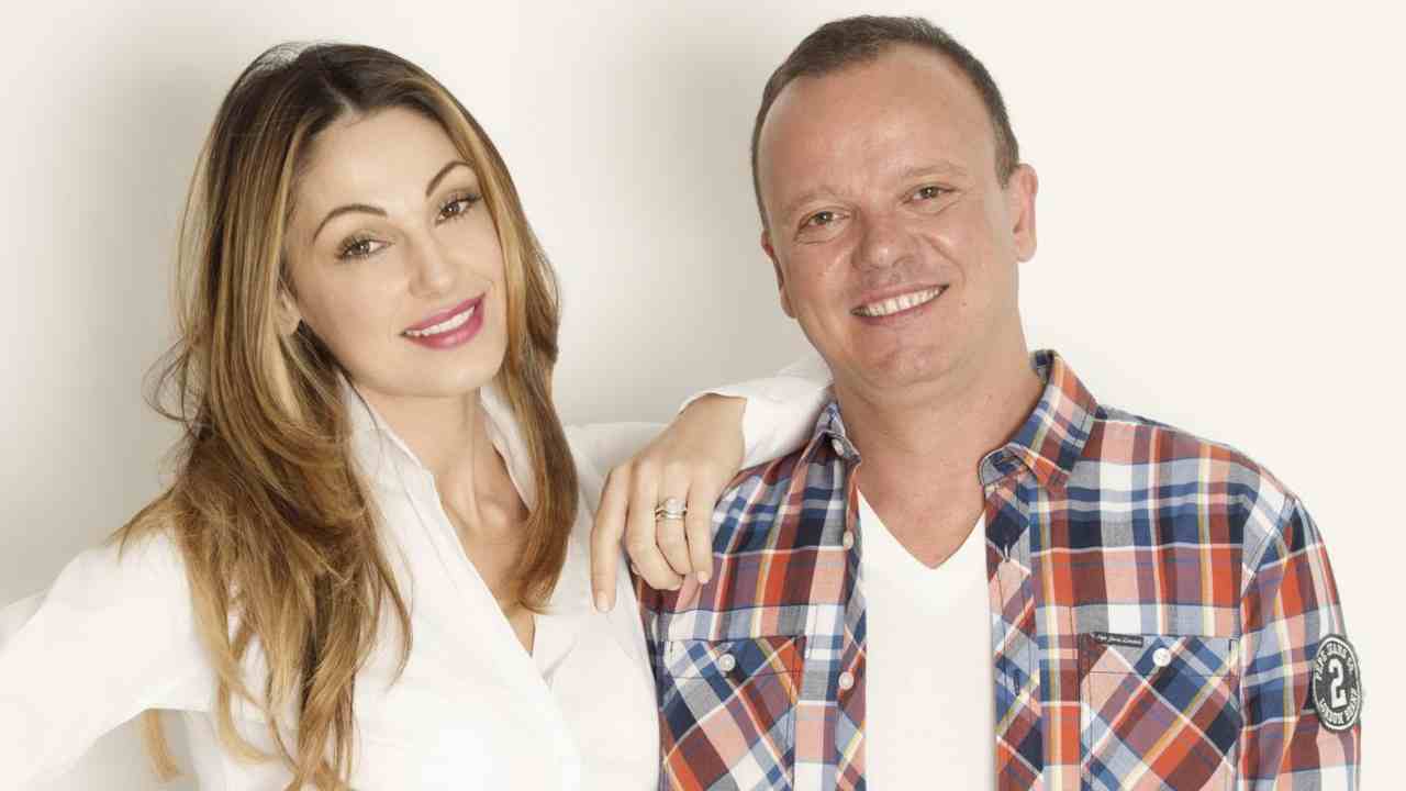 Anna Tatangelo Gigi D'Alessio beccati