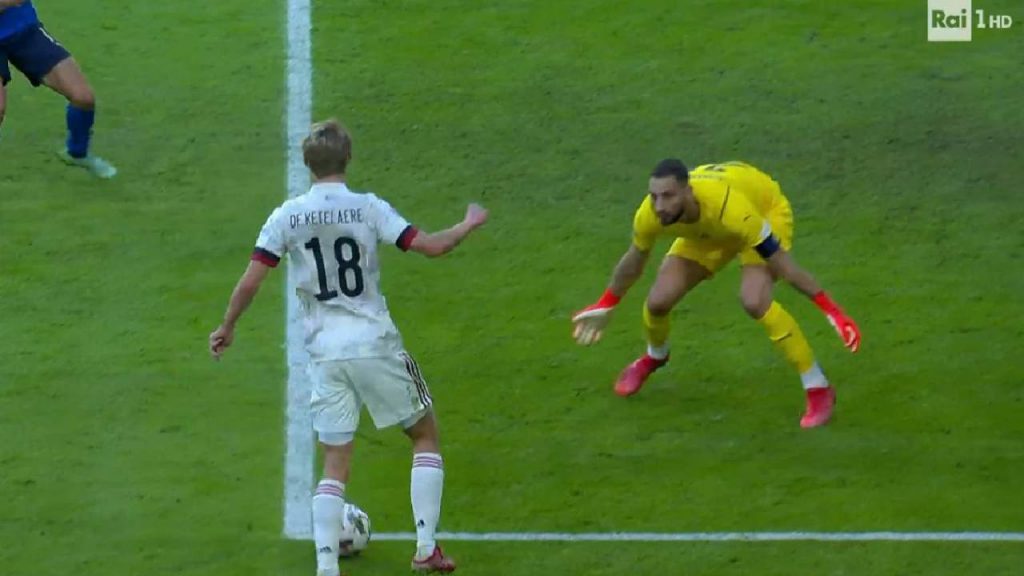 Charles De Ketelaere e Gianluigi Donnarumma