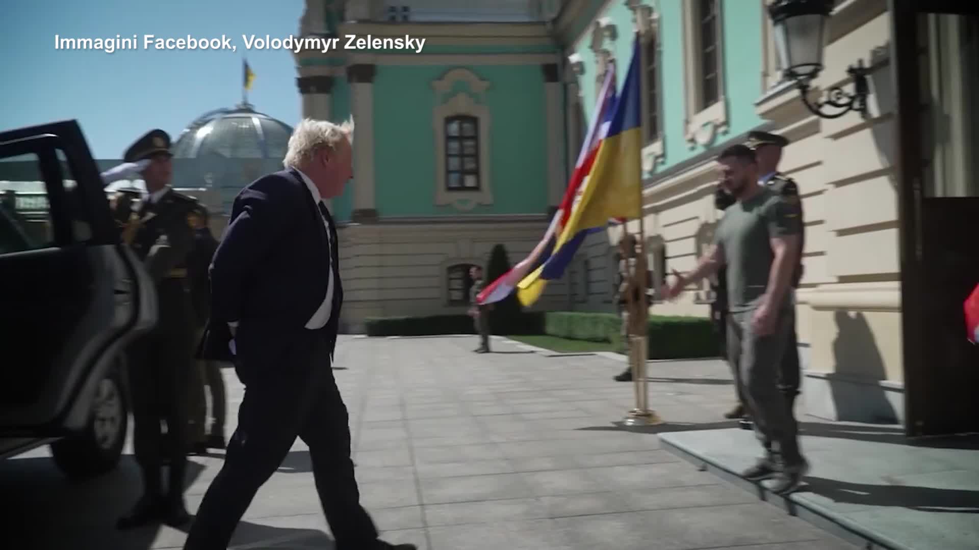 Boris Johnson a Kiev per la Giornata dell'indipendenza ucraina: incontra Zelensky
