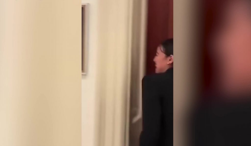 Usa, Ocasio-Cortez balla alla Camera per sostenere Sanna Marin