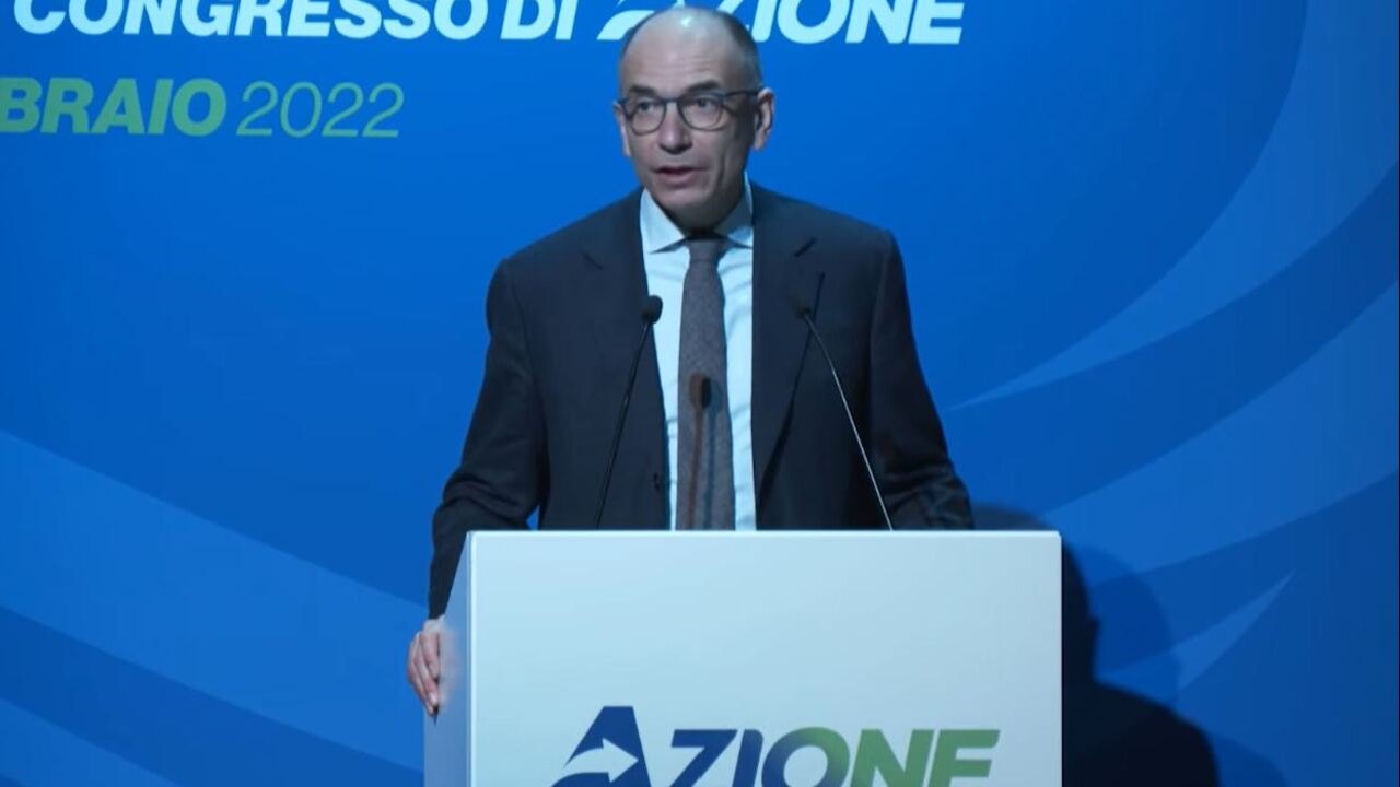 Enrico Letta, segretario del Pd, al congresso di Calenda