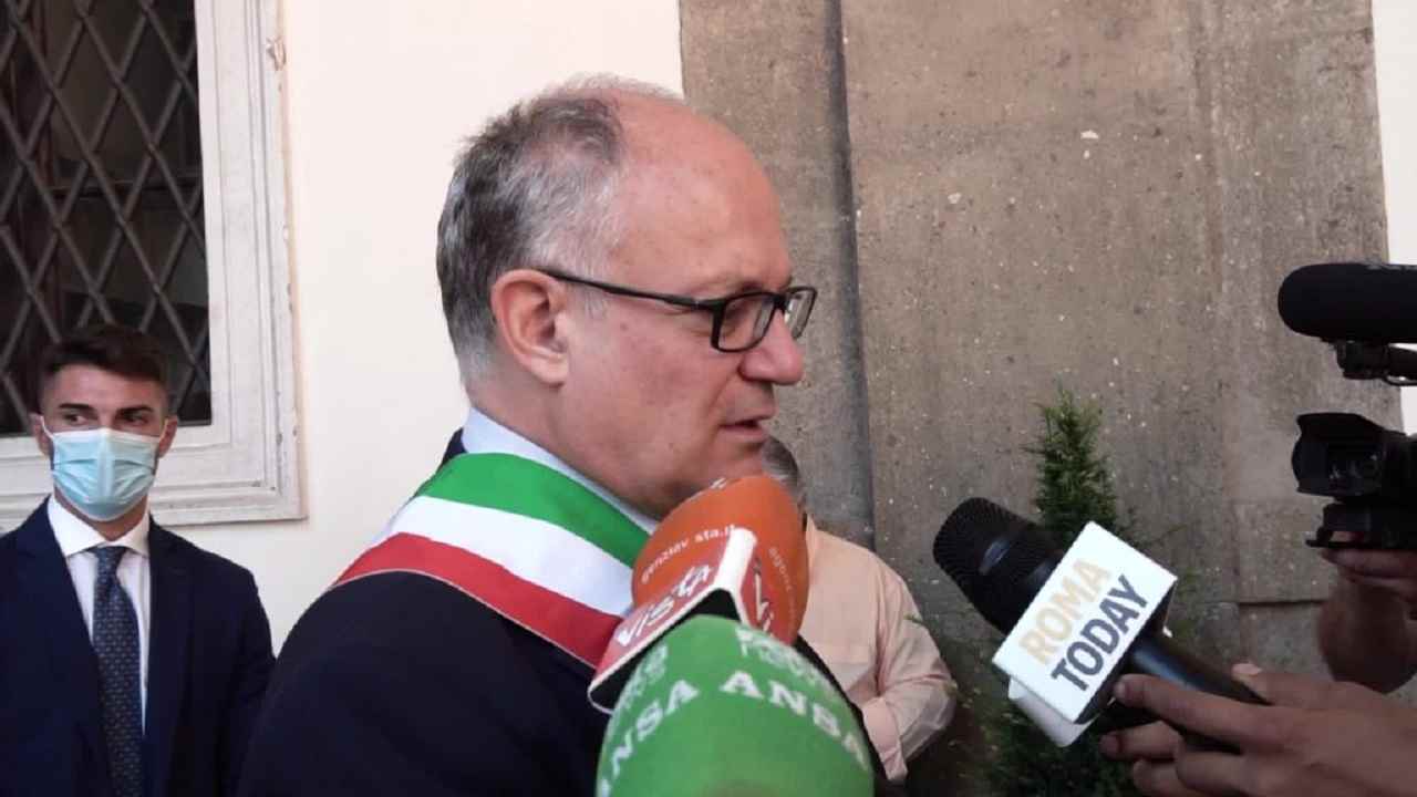 Fiorentini, Gualtieri presenzia alla camera ardente