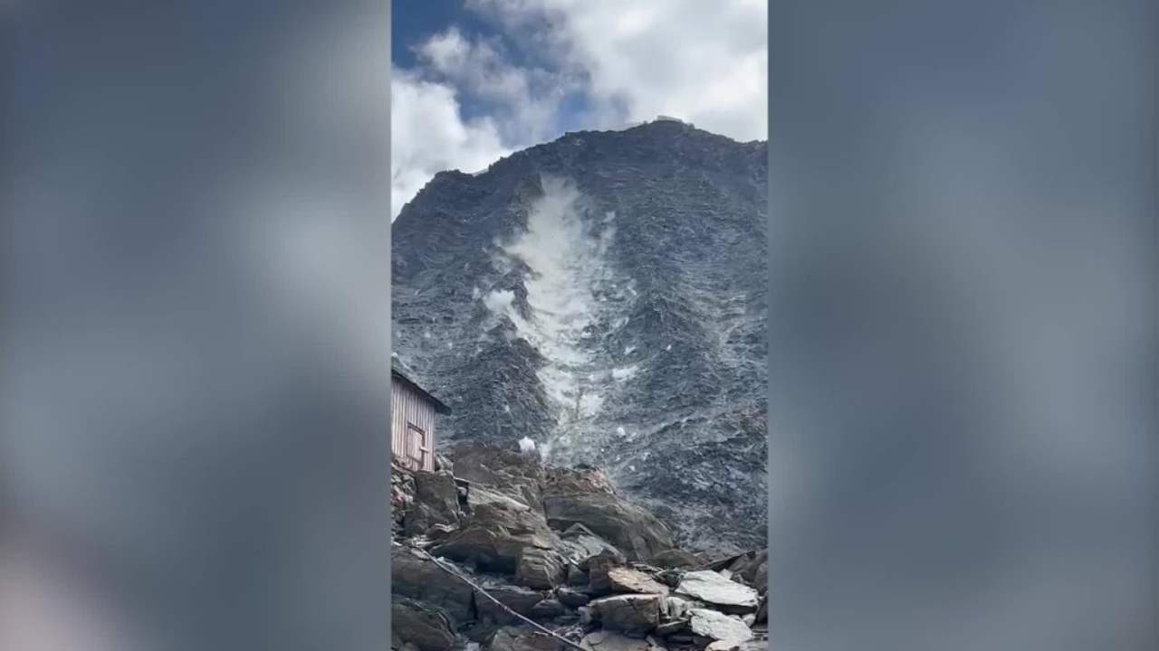Monte Bianco, crollo pietre lungo la via normale francese