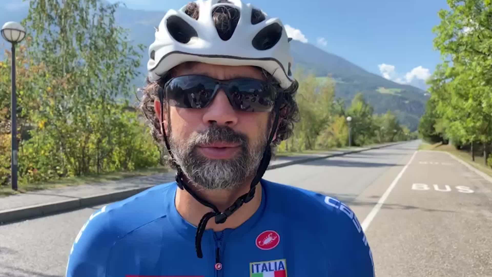 Verona, il sindaco Tommasi in bicicletta sul Passo dello Stelvio