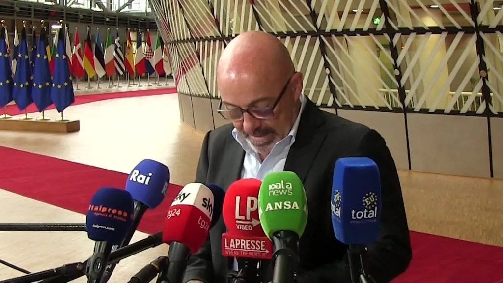 Il ministro Cingolani scherza con i cronisti: "Dovrò trovarmi un lavoro"