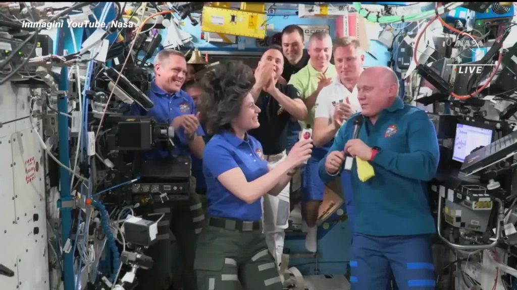 Samantha Cristoforetti è la nuova comandante dell'Iss: il passaggio di consegne - VIDEO