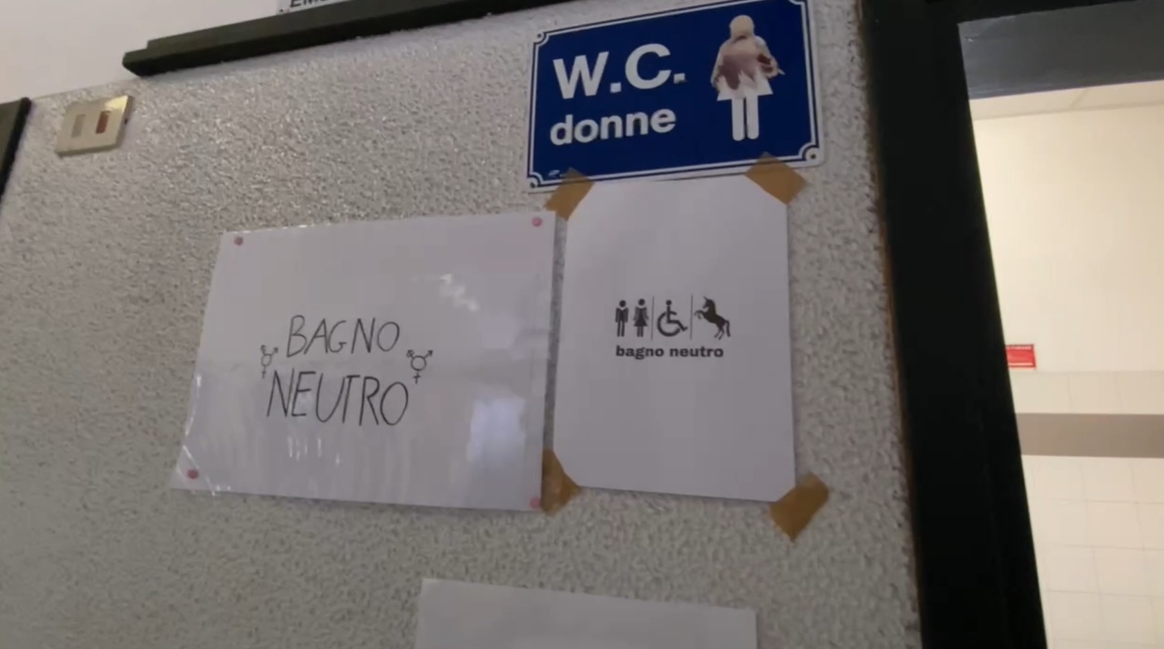 Milano, bagni "no gender" al liceo artistico di Brera
