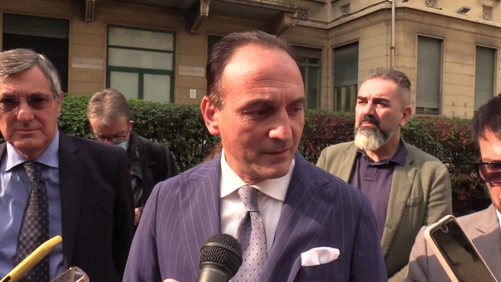 Molinette, Cirio in visita dopo il crollo del controsoffitto: "Covid? Risalita contagi per riapertura scuole"