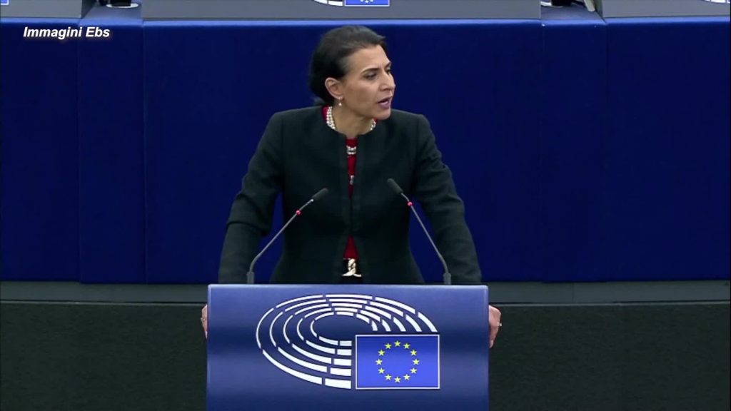 Le proteste in onore di Mahsa Amini