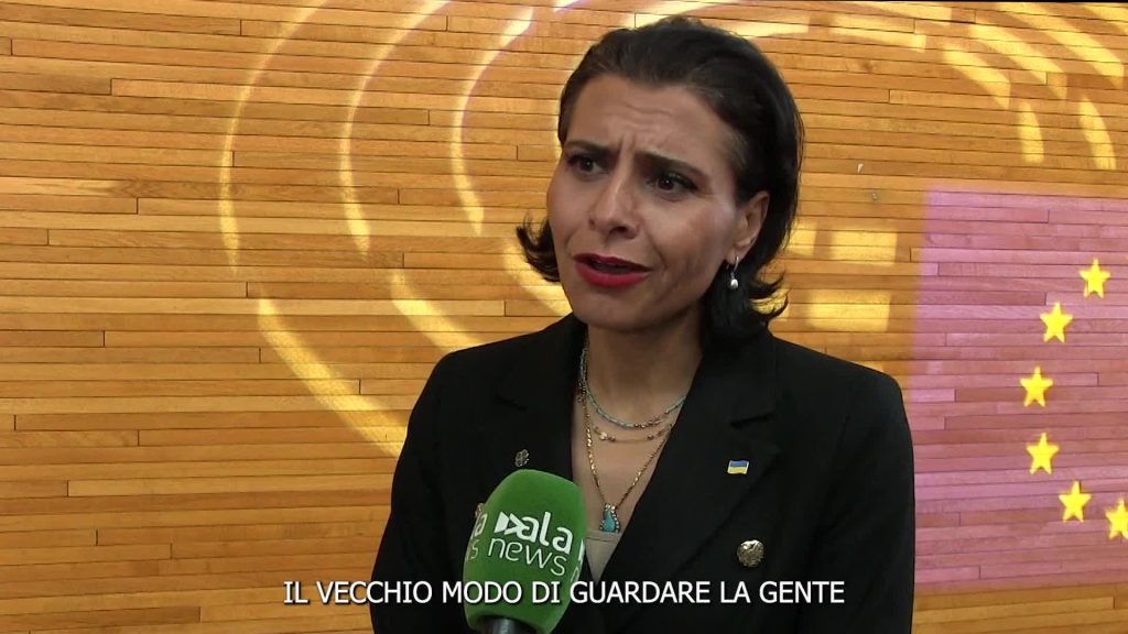 Eurodeputata svedese su Meloni: "Perché gli italiani vogliono tornare indietro?"