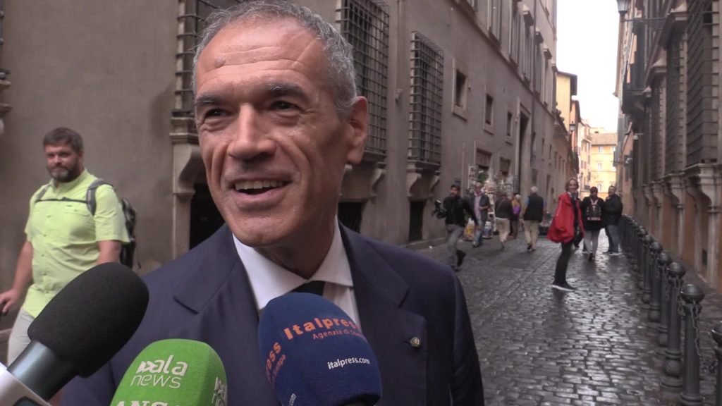 Senato, Cottarelli: "Chi ha votato La Russa uscirà fuori con l'elezione dei vicepresidenti"
