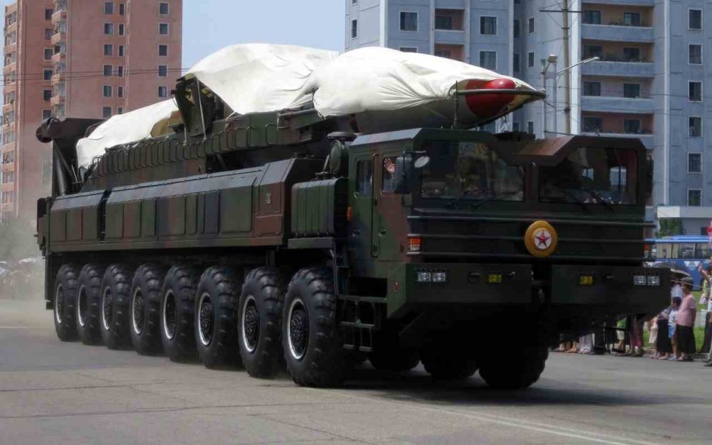 La Corea del Nord ha lanciato un missile che ha sorvolato il Giappone