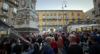 Bollette, a Napoli la protesta di disoccupati e Fridays For Future