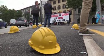 Firenze, flashmob dei sindacati sulla sicurezza al lavoro