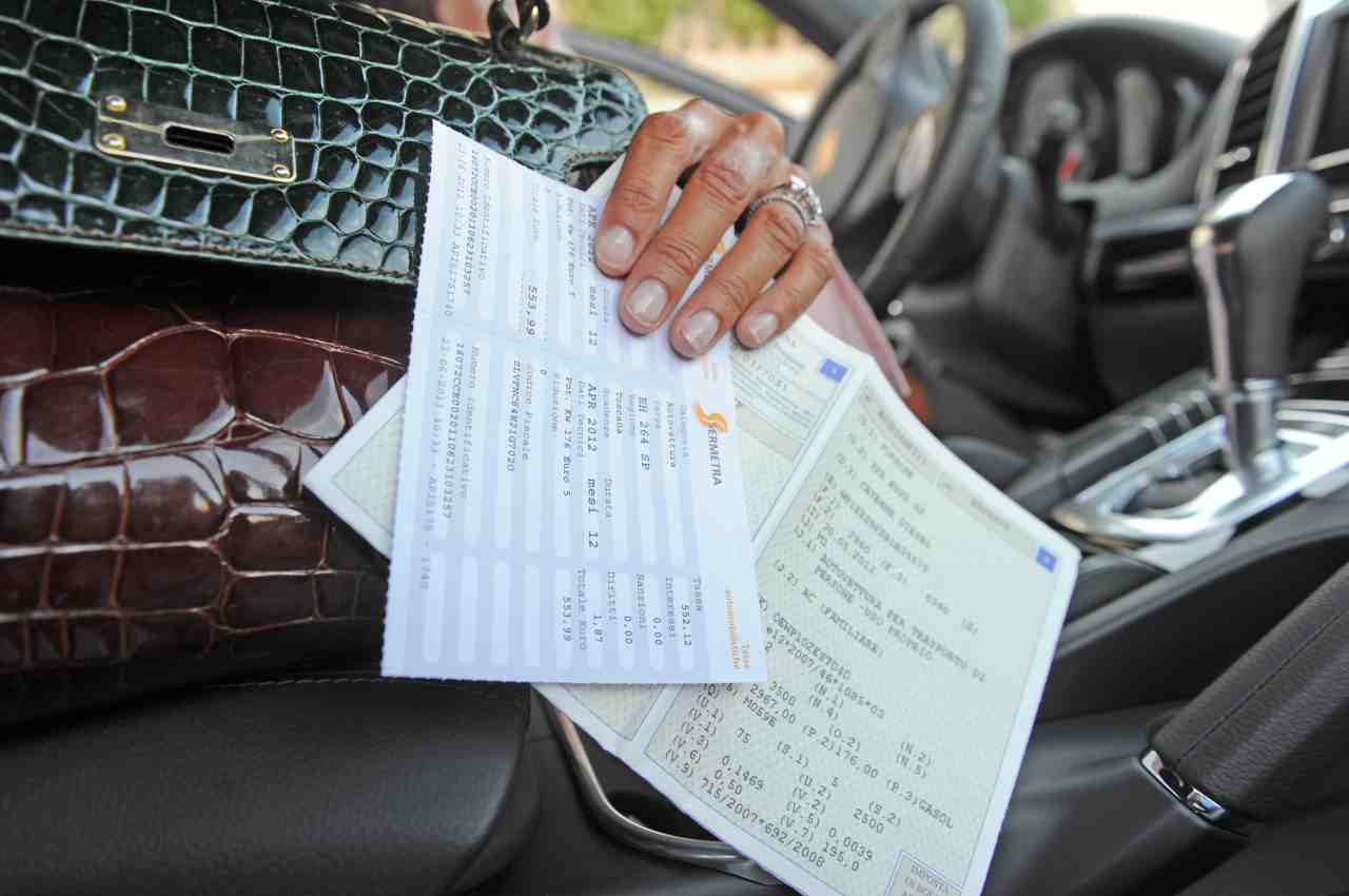 Bollo Auto 2022 ibride ed elettriche