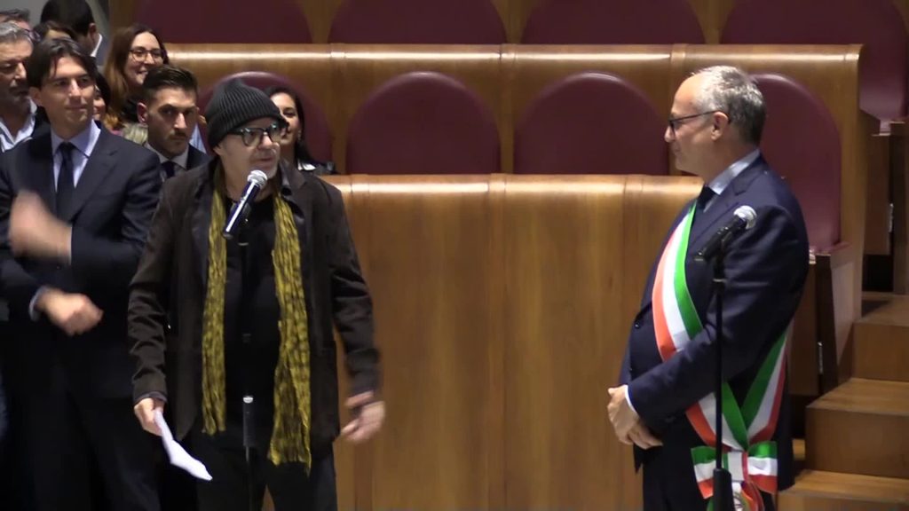 Roma, Vasco Rossi riceve la Lupa Capitolina: "Roma ti ho conquistata"