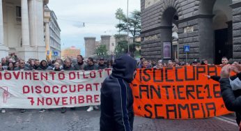 Napoli, disoccupati in corteo davanti alla prefettura. VIDEO