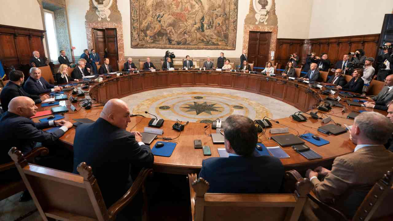 Il Governo Meloni vara la Carta Risparmio Spesa