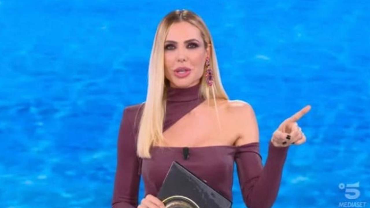 ilary blasi look