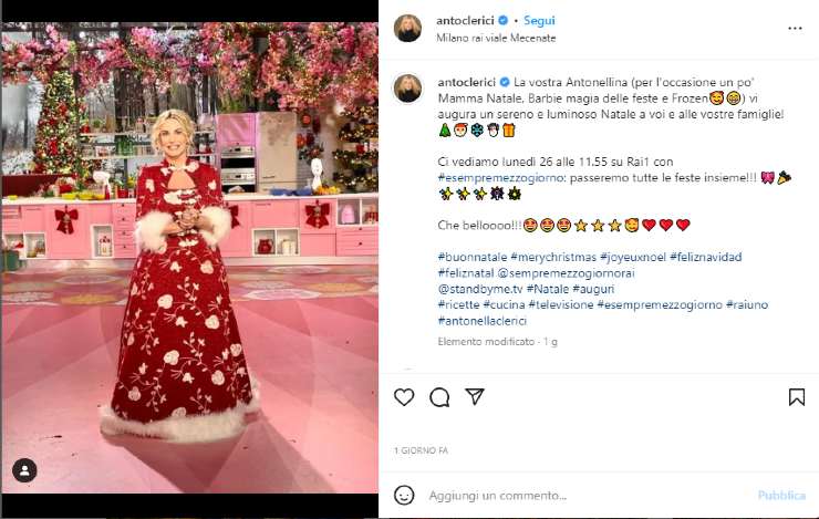 Antonella Clerici augura buon Natale