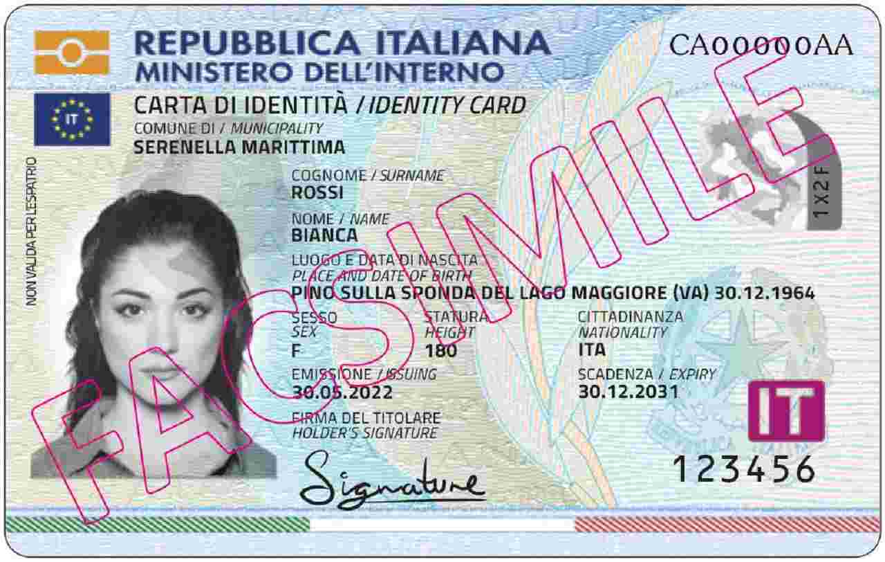 Un facsimile della carta d'identità elettronica