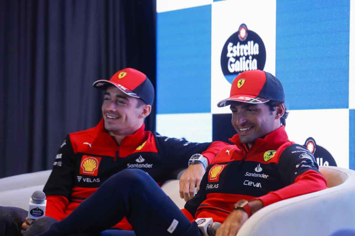 Sainz e Leclerc scherzano in Brasile