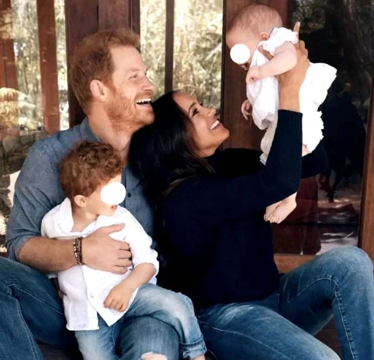 Harry e Meghan con Archie e Lillibet