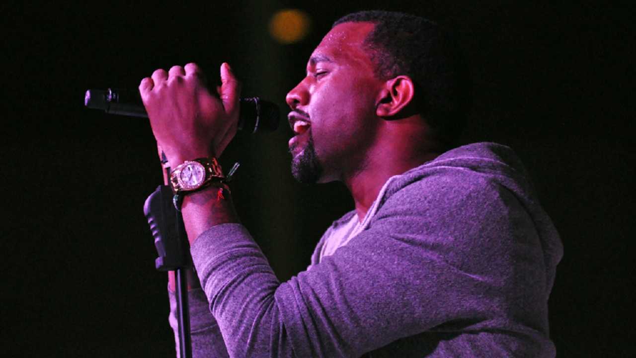 Kanye West durante un concerto nel 2011