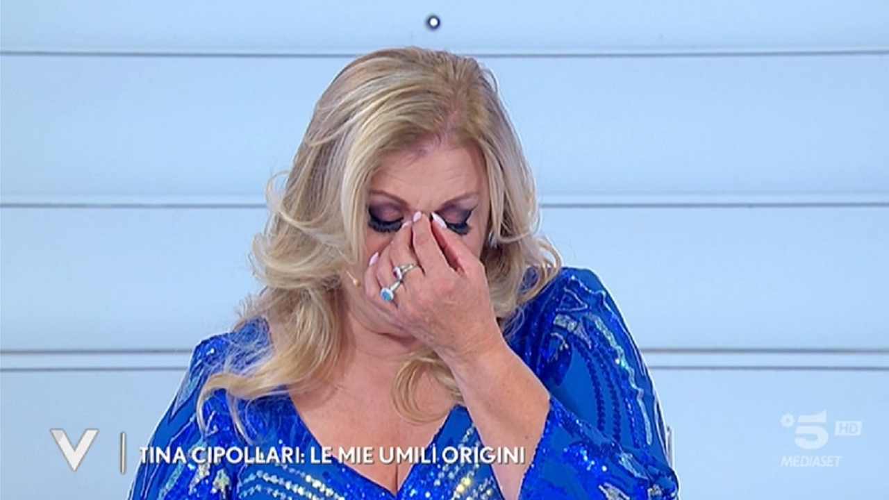 TINA CIPOLLARI A VERISSIMO