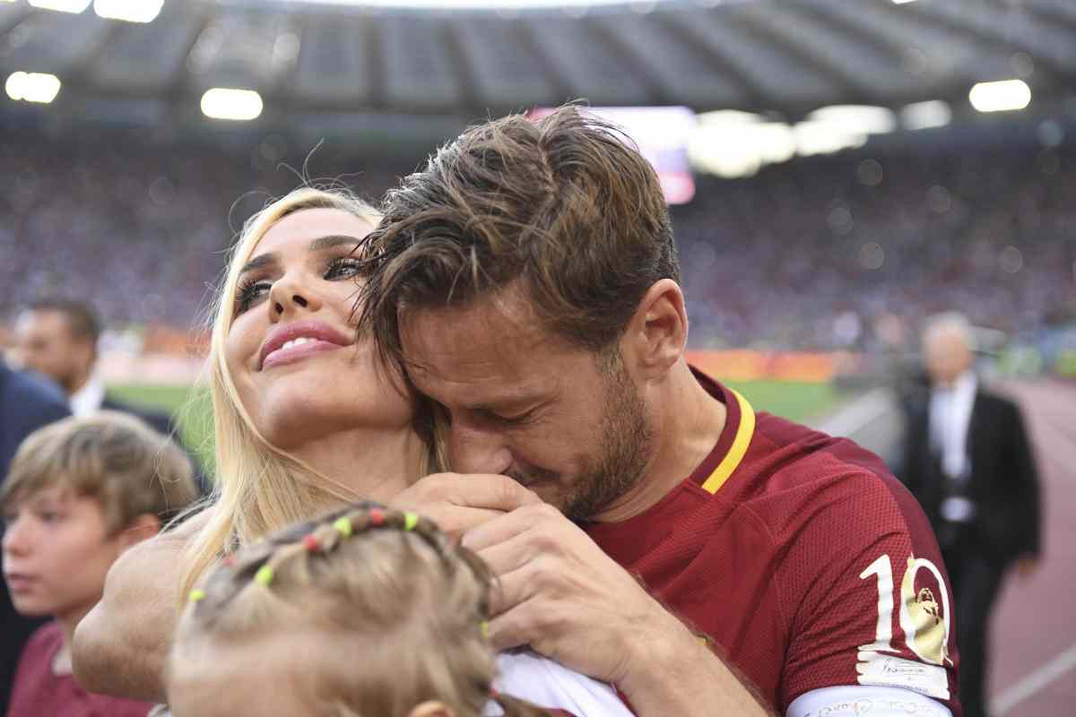 Ilary Blasi e Francesco Totti ancora insieme nel giorno dell'addio al calcio dell'ex capitano della Roma 