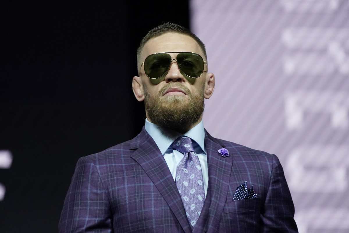 McGregor con gli occhiali da sole