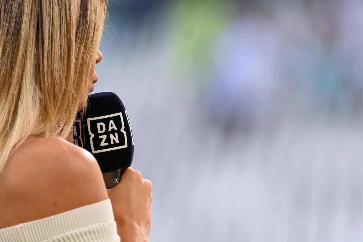 Diletta Leotta para al microfono di DAZN