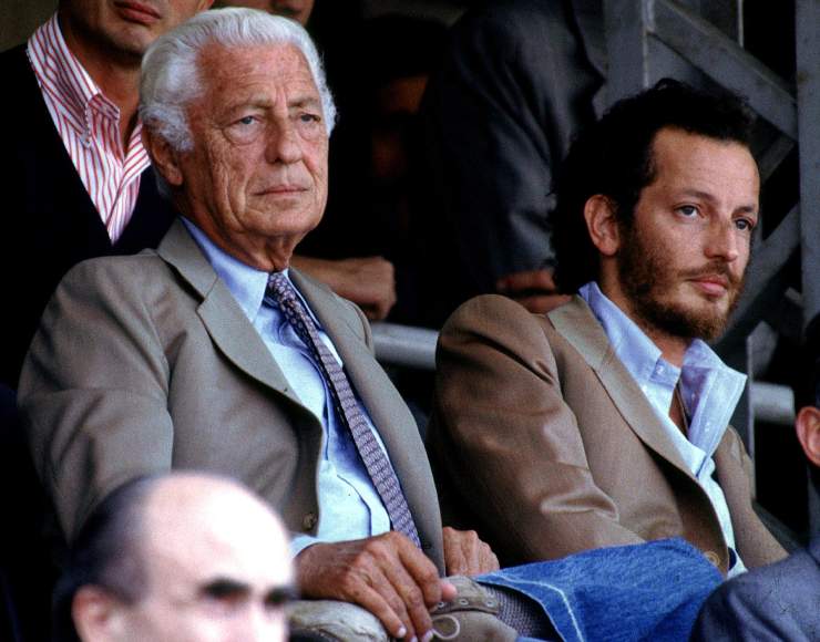 Gianni Agnelli con suo figlio Edoardo_newsby
