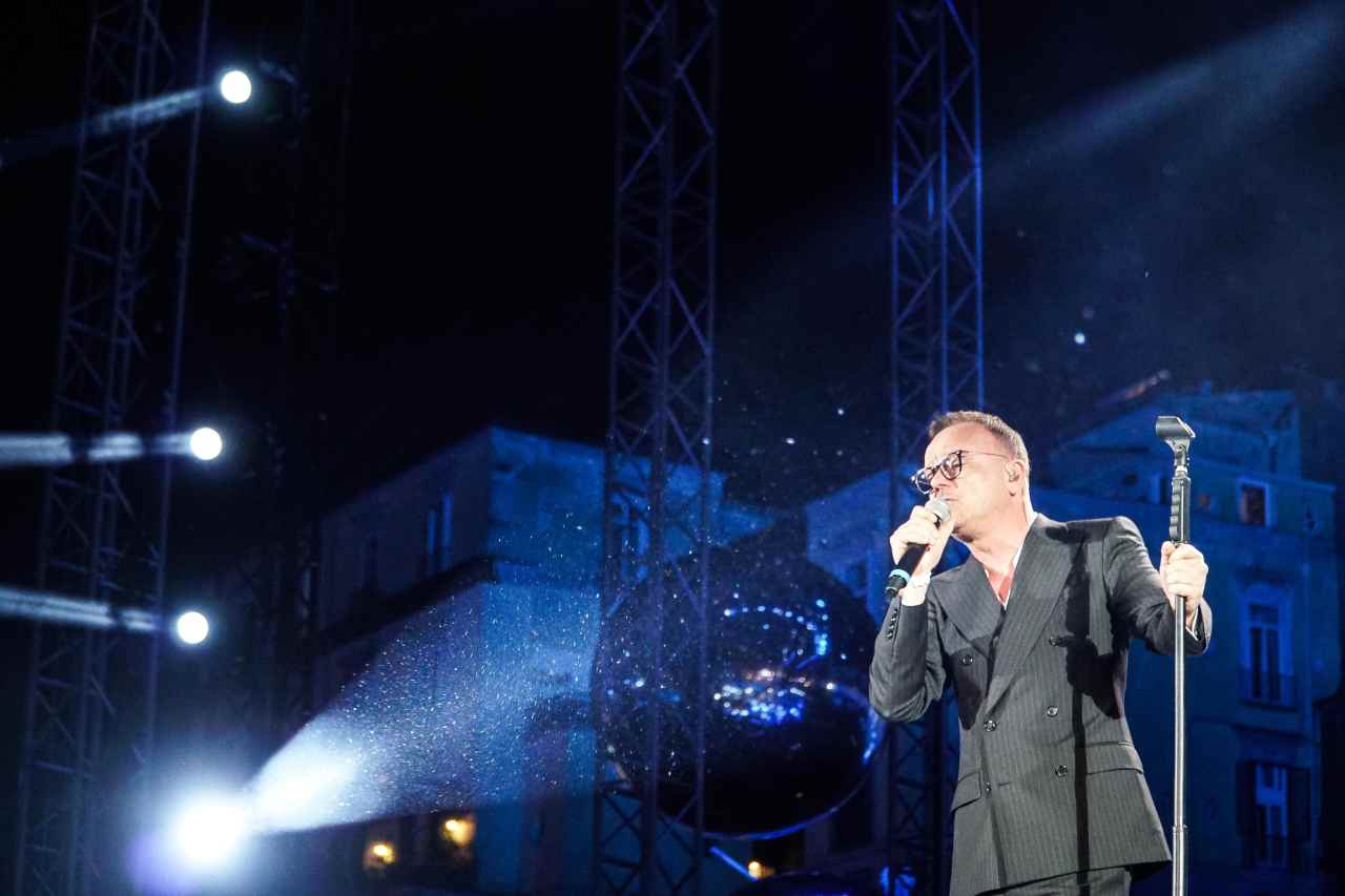 Gigi D'Alessio commosso - Ansa- Newsby