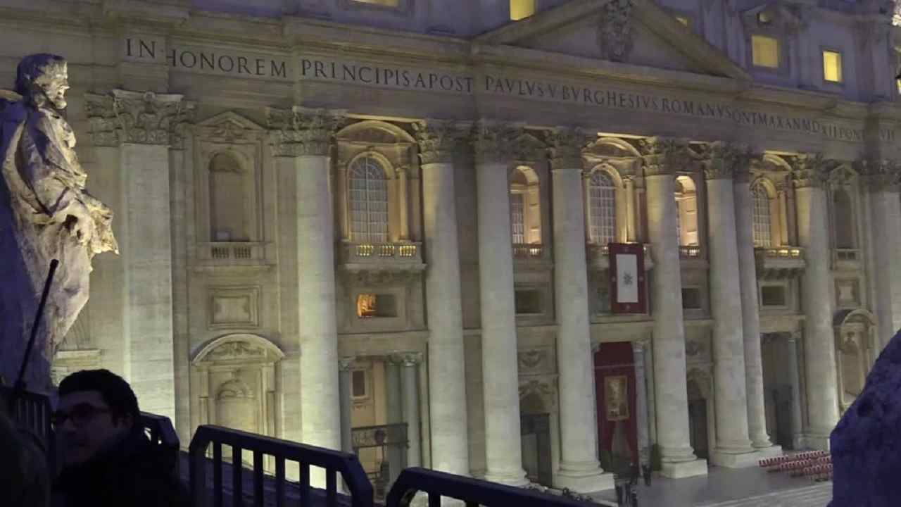 Benedetto XVI, i funerali a San Pietro