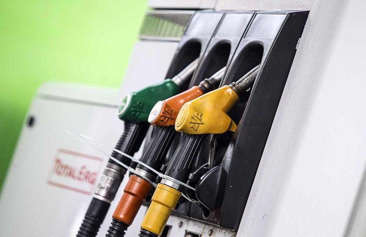 Pompa di benzina