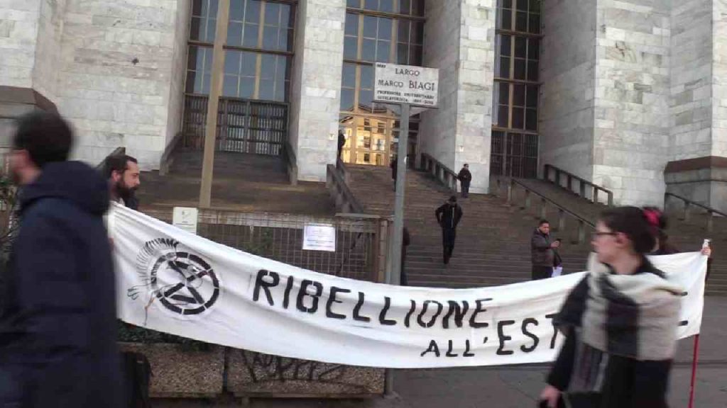 Protesta ultima generazione milano