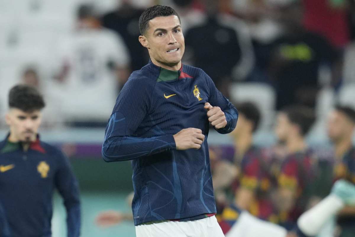 Ronaldo completa gli esercizi di riscaldamento durante il Mondiale