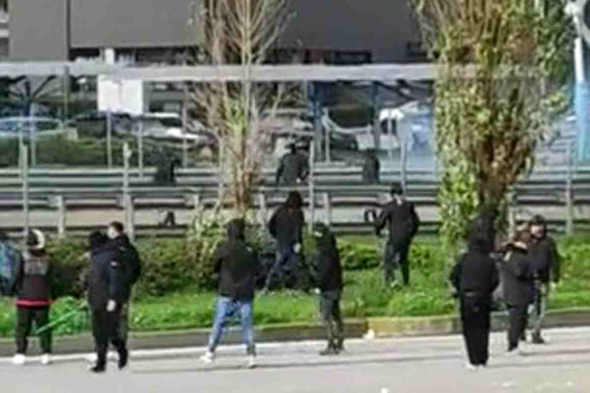 Scontri sull'A1 tra tifosi Napoli Roma