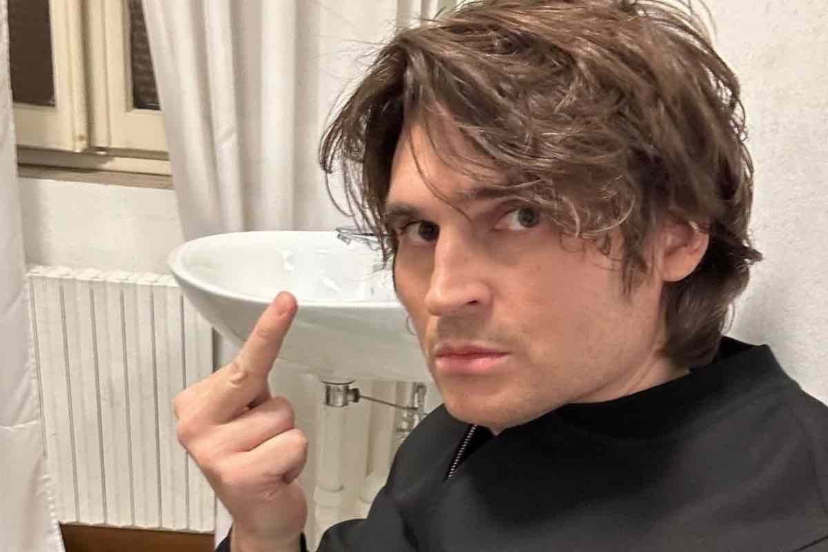 Angelo Duro sui social