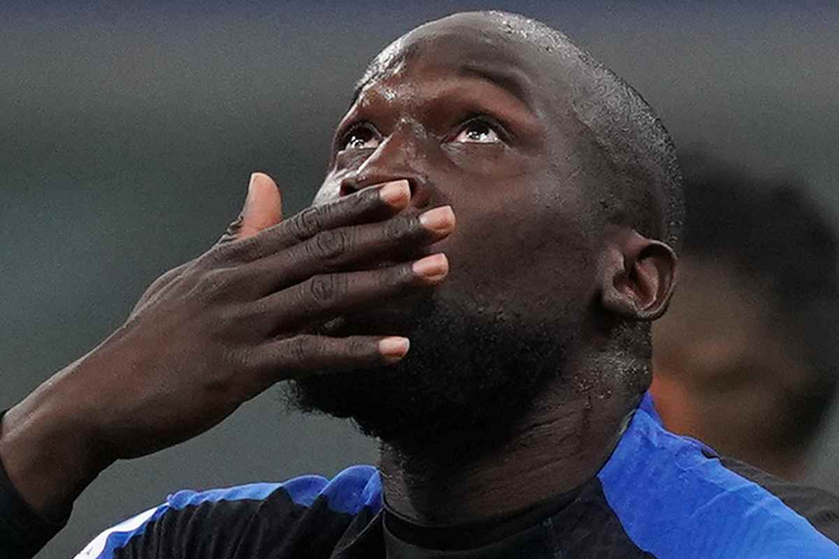 Dedica Lukaku ad Atsu dopo il gol firmato contro l'Udinese: l'attaccante dell'Inter lo ha ricordato nelle scorse ore pure su Instagram