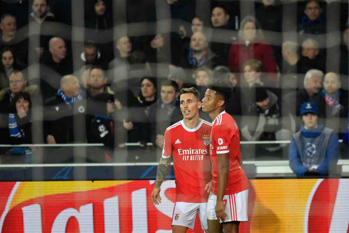 Grimaldo e Neres esultano dopo uno dei due gol del Benfica al Brugge ma ora i lusitani tremano