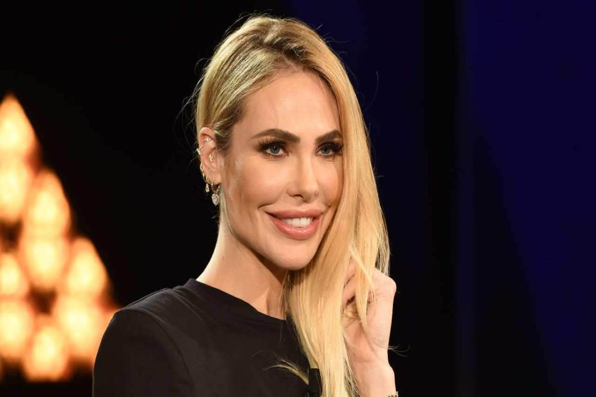 Ilary Blasi, regalo di San Valentino
