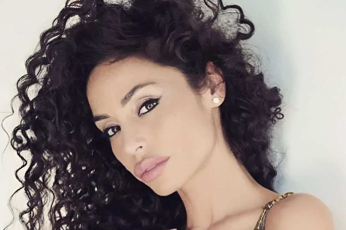 Raffaella Fico riccia